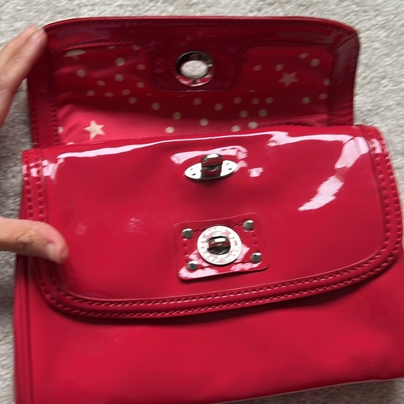 MARC BY MARC JACOBS Patent Red Clutch Excellent condition, never used - Picture 5 of 11